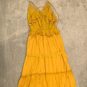 Maxi yellow dress